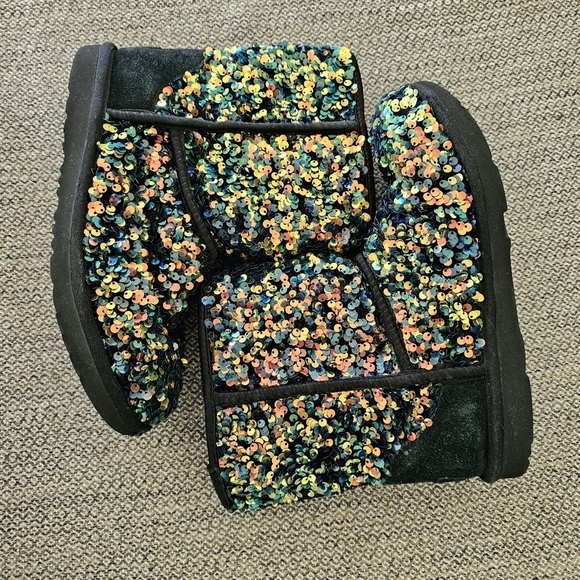 UGG Classic Short Stellar Sequin Boots - Picture 3 of 11
